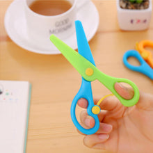 Kids Handmade Plastic Safety Scissors – Child-Friendly Safety Scissors for Safe Cutting