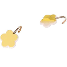 Plastic Self-Adhesive Hooks - Flower Shape Design, Pack of 5, Durable & Decorative Wall Mount