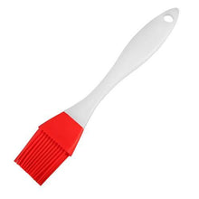 Spatula and Pastry Brush - Cake Decoration Tools for Smooth Icing and Detailing