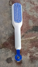 Self-Cleaning Hairbrush – Anti-Static Detangling & Massage Comb with Rotating Clean Feature