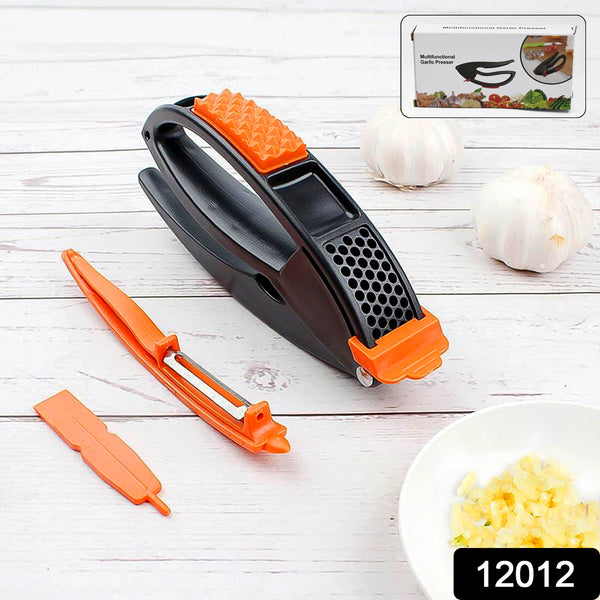 Multifunctional Garlic Press – Mincing & Crushing Tool (1 Pc)