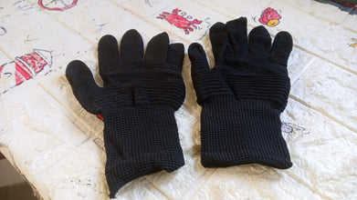 Small Anti-Cutting Resistant Gloves – Cut-Proof Protection Gloves, Heat Resistant (1 Pair).