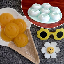 7-Cavity Smiley Chocolate Mold Tray – Flexible Silicone Baking Mold for Cakes & Chocolates