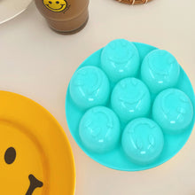 7-Cavity Smiley Chocolate Mold Tray – Flexible Silicone Baking Mold for Cakes & Chocolates