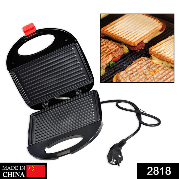 Sandwich Maker with Non-Stick Plates, Easy to Use, and Indicator Lights for Perfect Sandwiches.