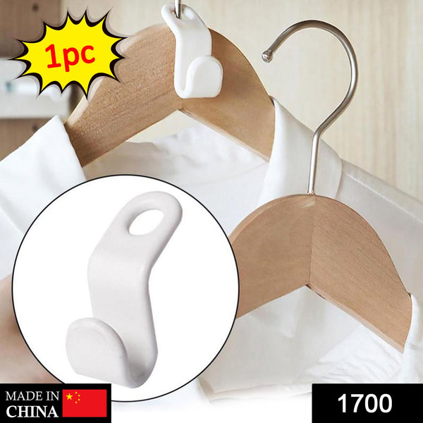 Plastic Clothes Hanger with Non-Slip Pad for Secure Hanging