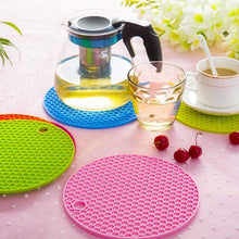 4-Pc Silicone Hot Mat Set - Protects Surfaces from Hot Vessels & Utensils Without Marks